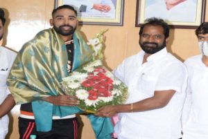 సిరాజ్‌కు తెలంగాణ ప్రభుత్వం సన్మానం